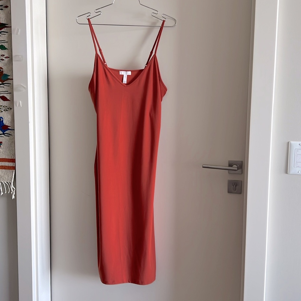 Leith Roarnge v-neck slip dress - adjustable straps